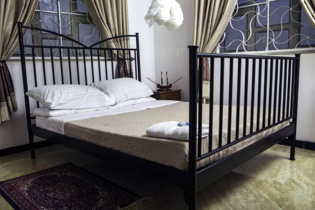 Entebbe Vine Inn Экстерьер фото